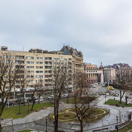 Квартира Подобово На Вулиці Валова 21А Leópolis Exterior foto