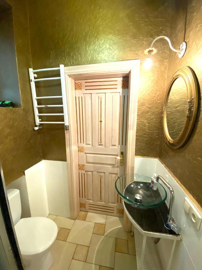 Квартира Подобово На Вулиці Валова 21А Leópolis Exterior foto